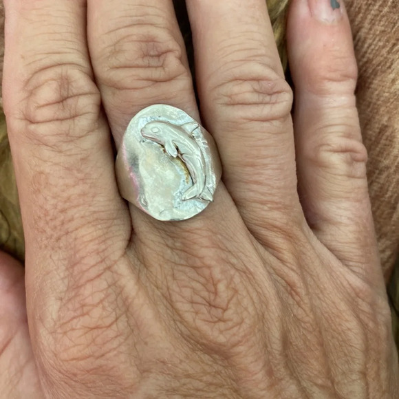 Sterling silver artisian orca whale ring sizeable